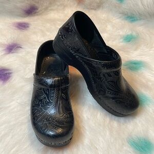 Dansko Professional Black Tooled Woman’s‎ Shoes Size 41